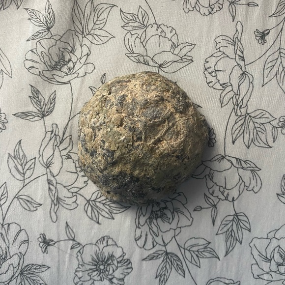 Small Circular Geode - Picture 2 of 3